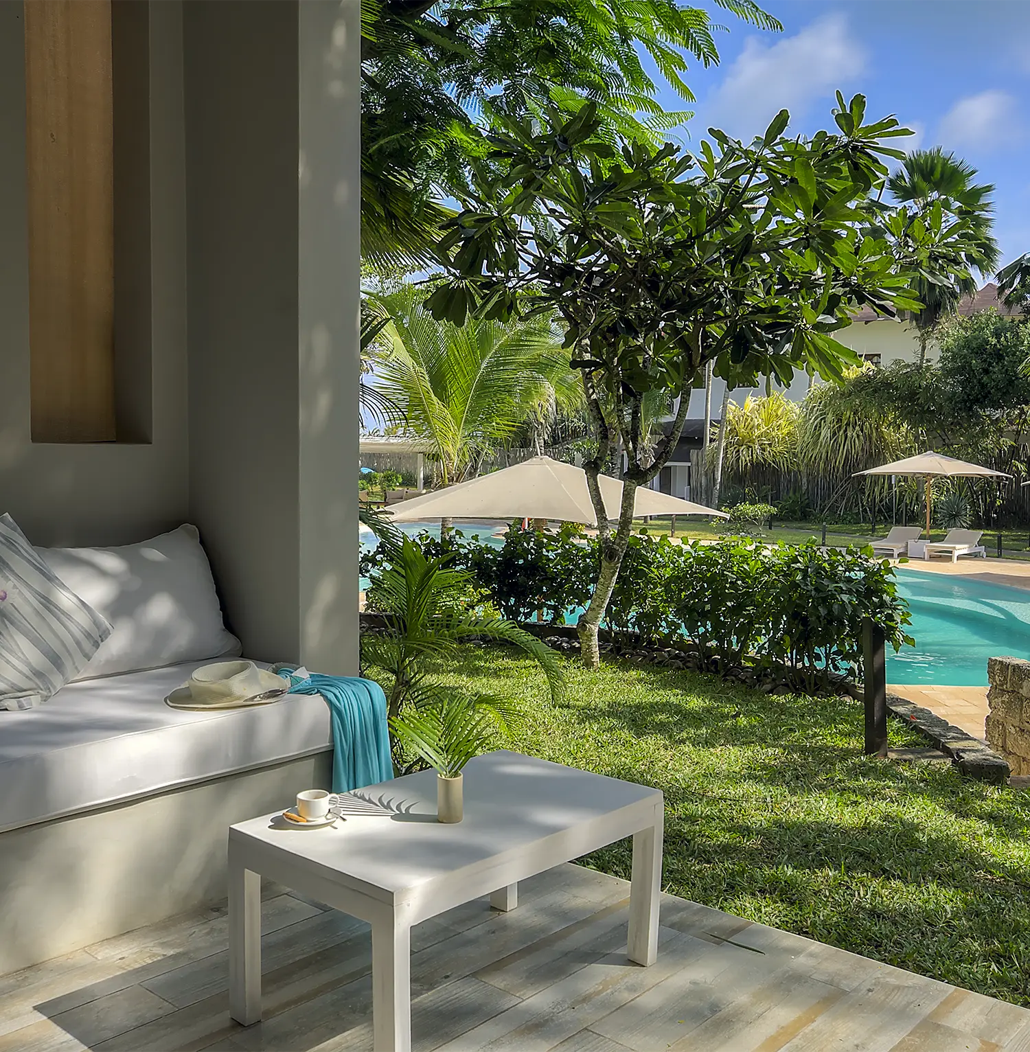 Kobe Suite Resort edificio circondato da giardini tropicali a Watamu, Kenya
